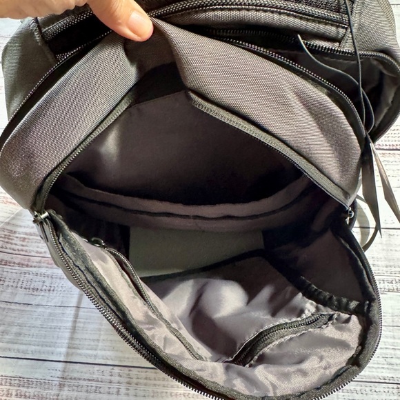 New OGIO Callaway work travel laptop backpack in grey - Picture 8 of 8